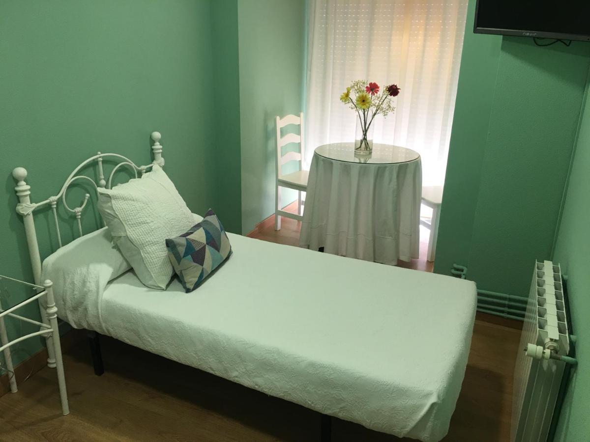 Hostal Restaurante Alarico Allariz Bagian luar foto