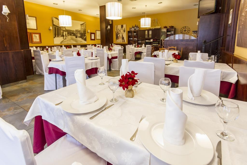 Hostal Restaurante Alarico Allariz Bagian luar foto