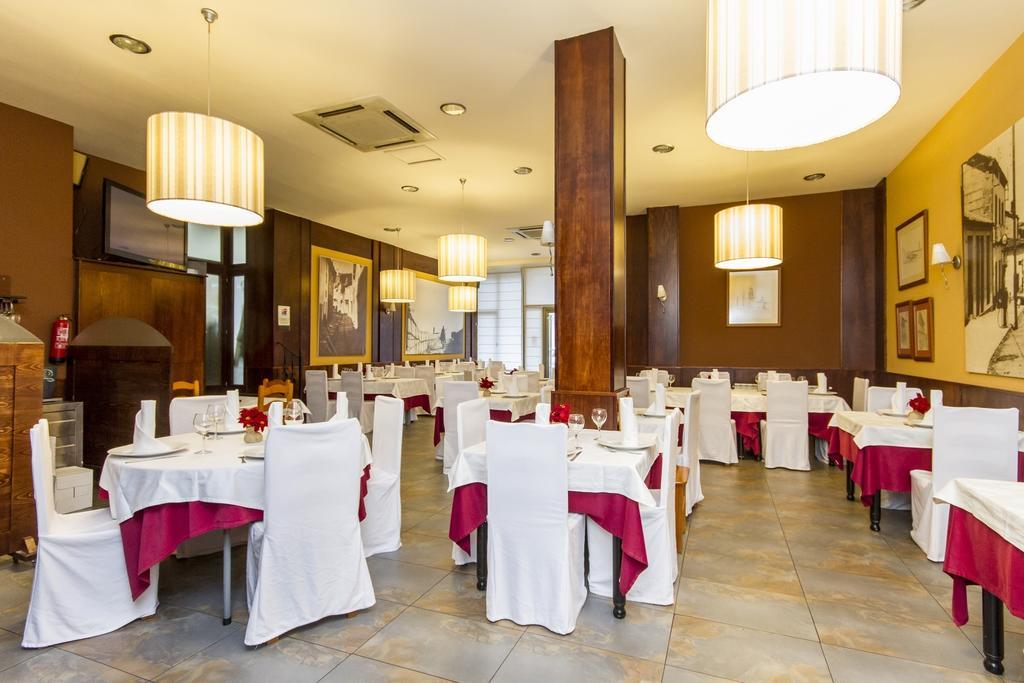 Hostal Restaurante Alarico Allariz Bagian luar foto
