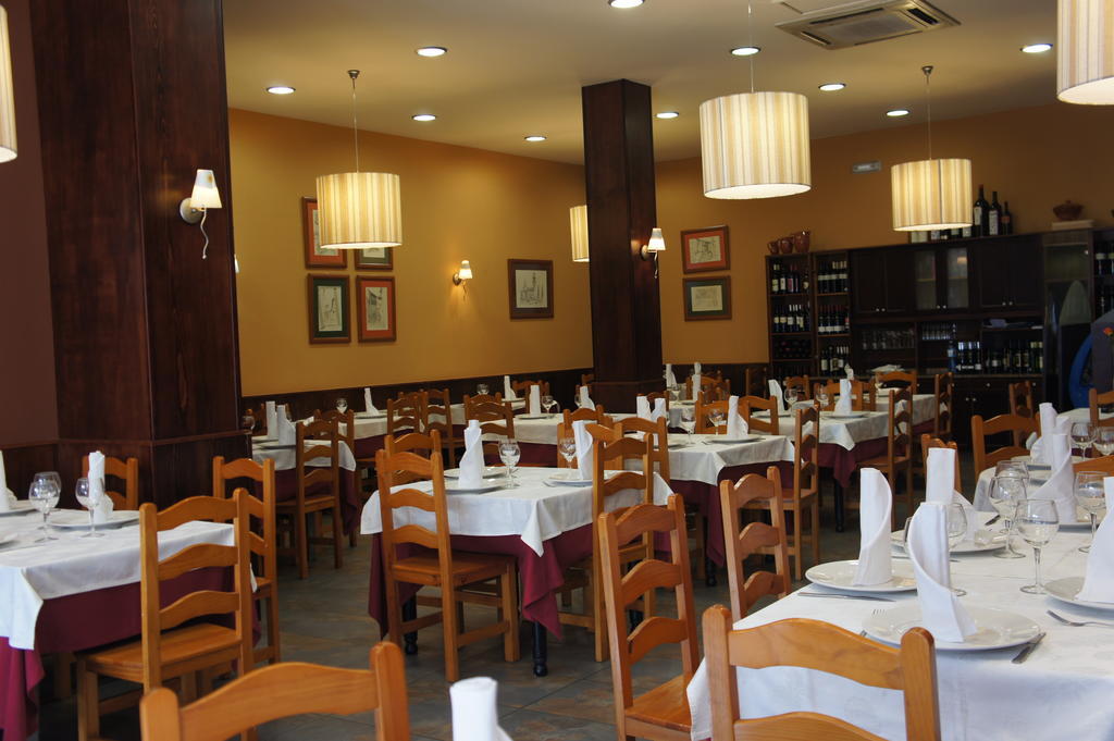 Hostal Restaurante Alarico Allariz Bagian luar foto